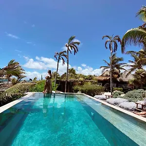 Playa Esperanza Отель